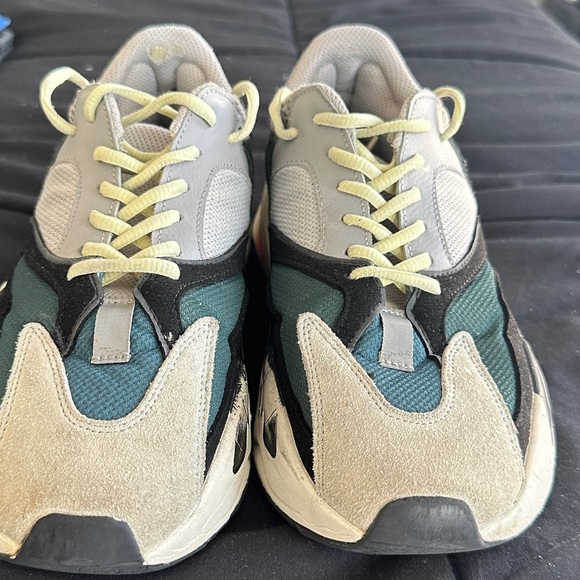 Yeezy 700 Waverunner - Picture 5 of 5